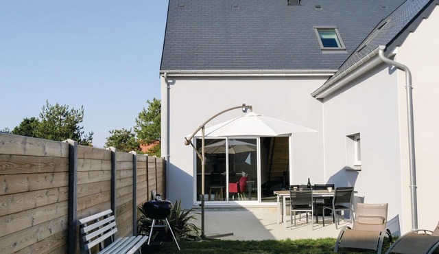 2 bedroom lovely home in Saint Germain sur Ay