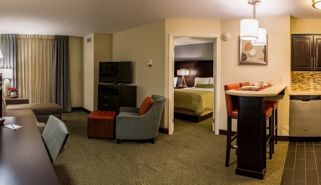 2 Bedroom | Free Daily Breakfast. Indoor Pool.