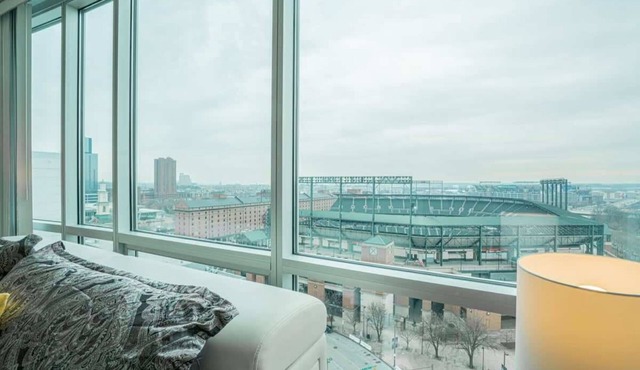 2 Bedroom Fully Furnished Apartment in Baltimore Downtown