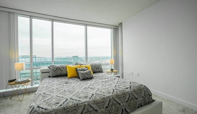 2 Bedroom Fully Furnished Apartment in Baltimore Downtown