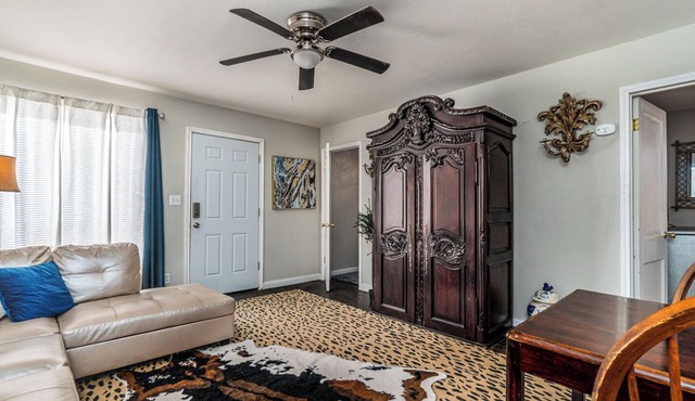 2 Bedroom furnished home in Borger TX, WiFi Included