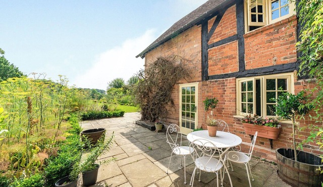 2 bedroom accommodation in Hatton near Warwick