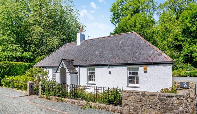 2 bedroom accommodation in Llanfairpwllgwyngyll, Anglesey