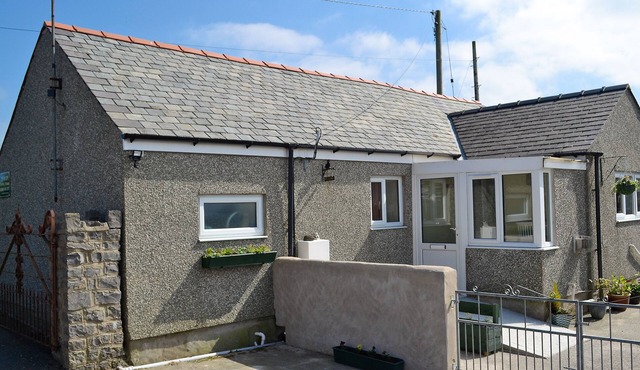 2 bedroom accommodation in Newborough, near Llangefni