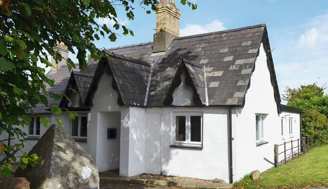 2 bedroom accommodation in Dwyran, near Llanfairpwllgwyngyll