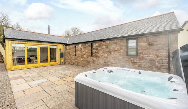 2 bedroom accommodation in Llantilio Pertholey