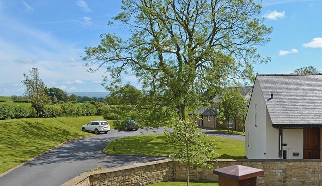2 bedroom accommodation in Near Kirkby Lonsdale