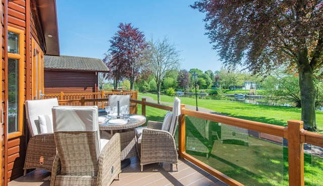 2 bedroom accommodation in Stratford-Upon-Avon