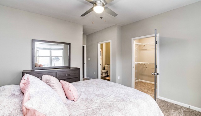 2 Bedroom Gem in Prime Location!