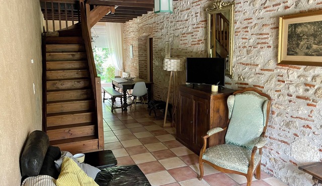 2-bedroom gite with swimming pool