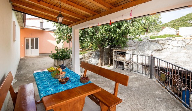 2 bedroom gorgeous home in Peracko Blato
