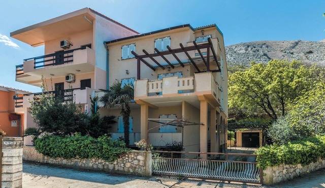 2 bedroom gorgeous apartment in Bosana