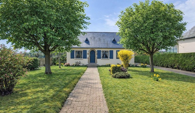 2 bedroom gorgeous home in La Fresnais