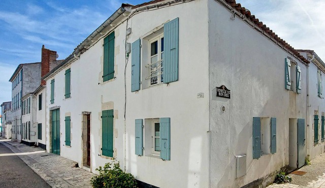 2 bedroom gorgeous home in Ars-en-Ré