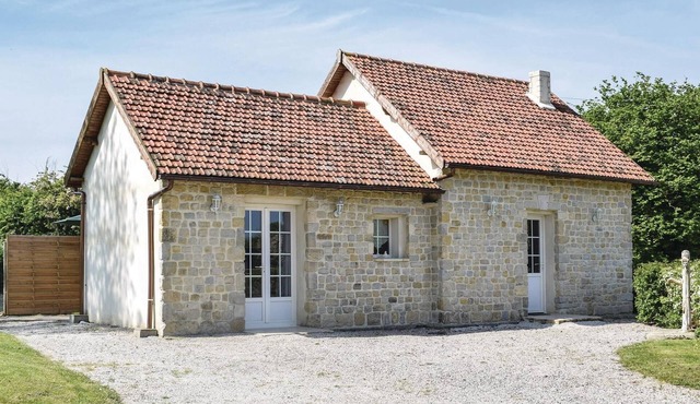 2 bedroom gorgeous home in La Cambe