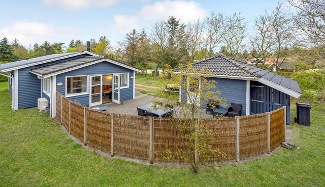 2 bedroom gorgeous home in Hemmet