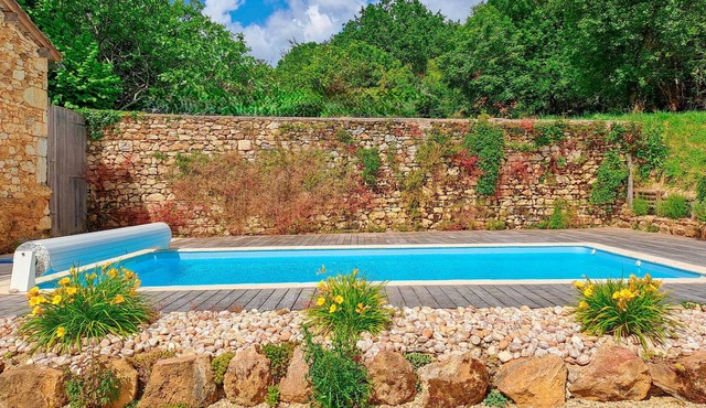 2 bedroom gorgeous home in Grassac