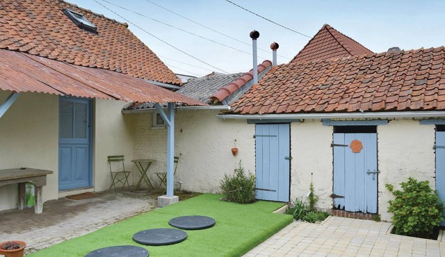 2 bedroom gorgeous home in Grigny