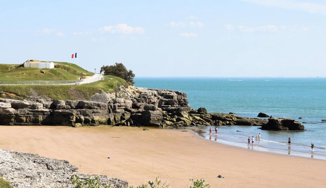 2 bedroom gorgeous home in Médis