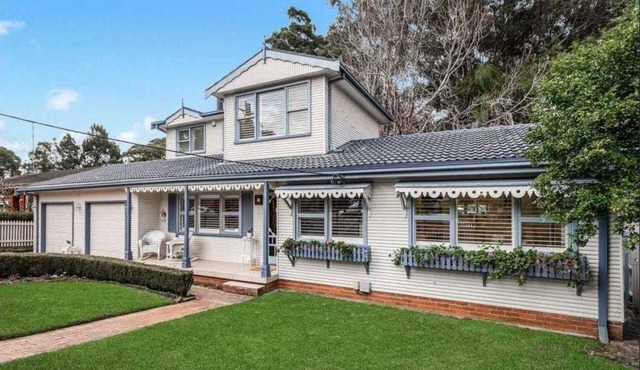 2 bedroom guest suite in a Tropical setup