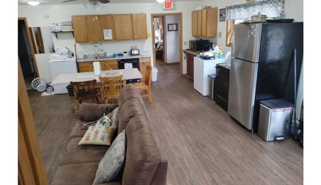 2 bedroom, handicap accessible, bbq, atv trail pet