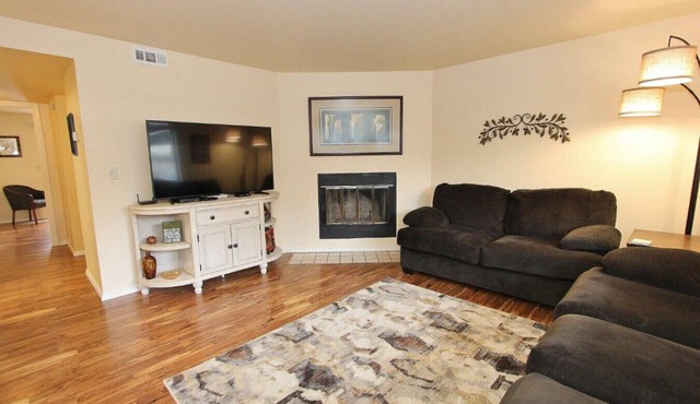 2 bedroom Hidden Gem