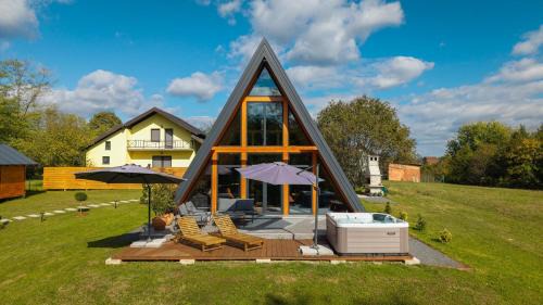 2 Bedroom Holiday Home