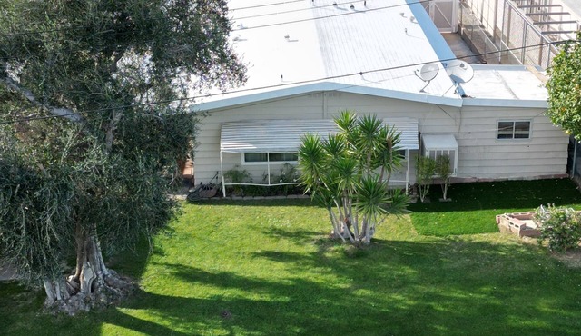 2 Bedroom Home on Golf Course.