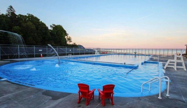 2 bedroom home, Sleeps 6