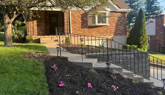 2 bedroom hot tub home near NKU