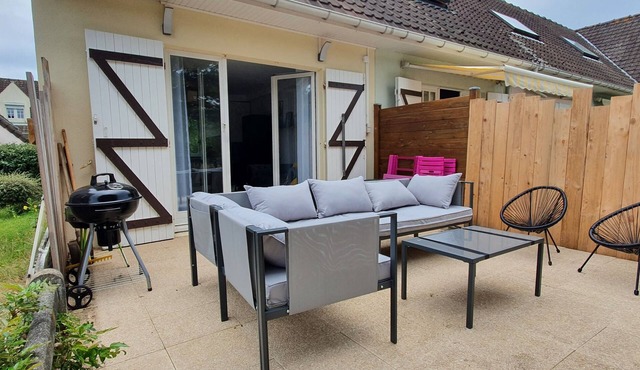 2 bedroom house 5mn from the sea and parking