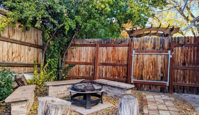 2-Bedroom house close to Zoo, Museum and NJH Hospital
