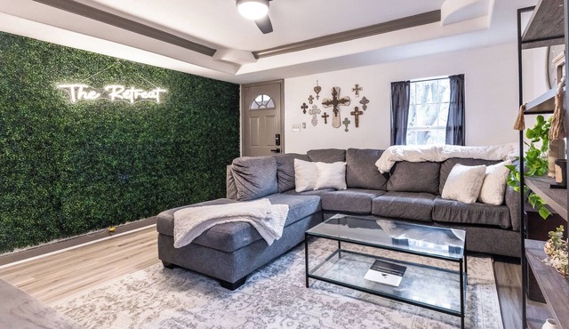 2 Bedroom House close to Christus Health