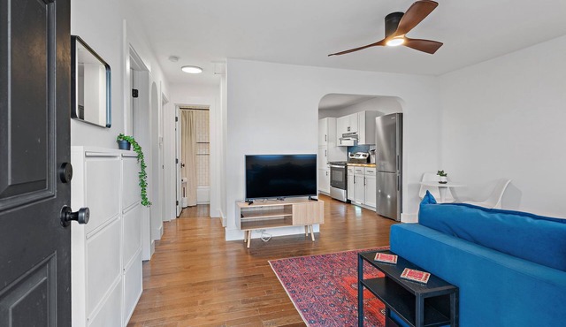 2 Bedroom House Close to Downtown, Hospitals, and Universities
