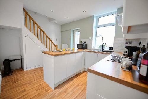 2 Bedroom House- Contractors - Families - Sleeps 4