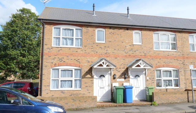 2-bedroom house near town with Superfast Wi-Fi