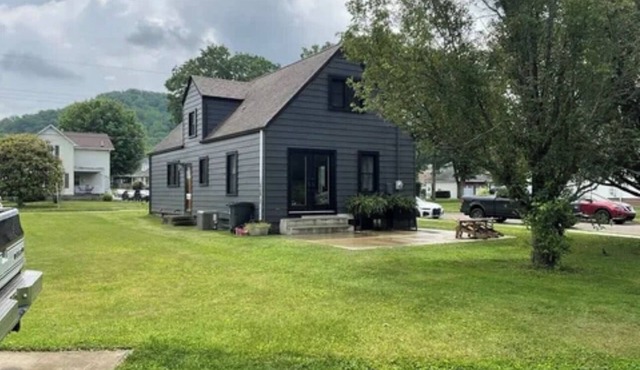 2-bedroom house in adorable Glen Dale WV Brad Paisley Hometown