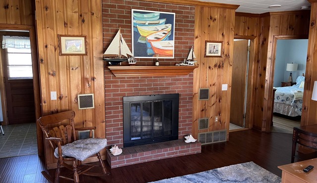 2 Bedroom House in Clear View of Jenness Beach.