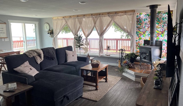 2-bedroom house in desirable west valley area with great views. Enjoy your stay!