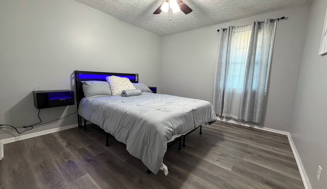 2-bedroom house in lovely Nashville with AC