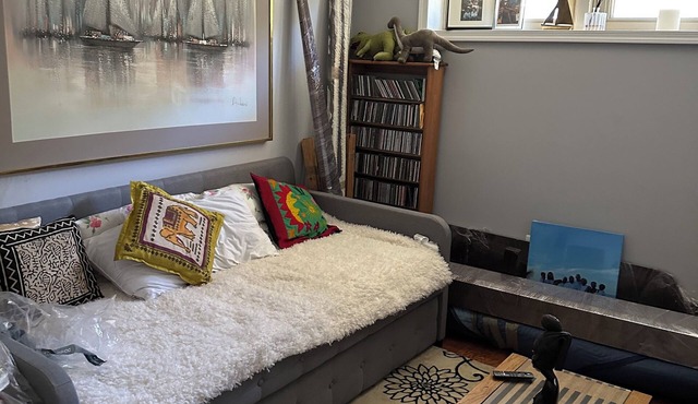 2-bedroom house in nice Annapolis with cool AC breeze