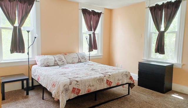 2 Bedroom House in the Heart of Northside, Close to Everything in Cincinnati