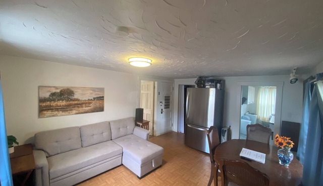 2-bedroom house in lovely Marlborough with AC and comfort