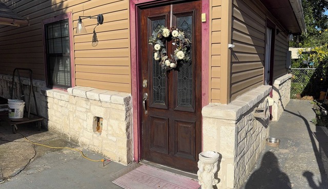 2-bedroom house in phenomenal San Antonio near downtown. Historic beautiful area