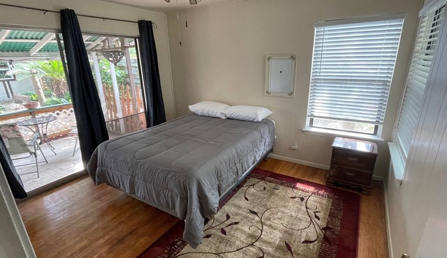 2-bedroom house in beautiful San Antonio with AC and old-world charm