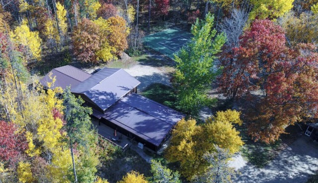 2+ Bedroom House on 5-Acres with Outdoor Hot Tub, Sauna, and Tennis Court (Extra Cabin Avail.)