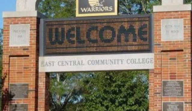 2 Bedroom in Decatur, MS. On Golf Course, ECCC, & Zack Garvin Steakhouse-