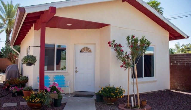 2-bedroom independant cottage in mid-Tucson, near Rincon HS, TMC and St. Josephs