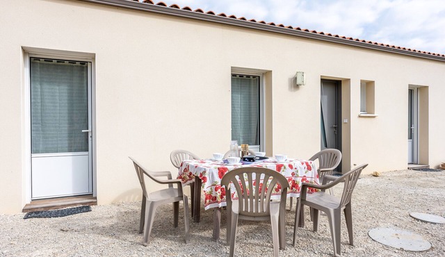 2-Bedroom Independent Accommodation for 4 to 6 People, 20 Minutes from the Beach