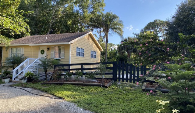 2 bedroom Island Cottage getaway!!
